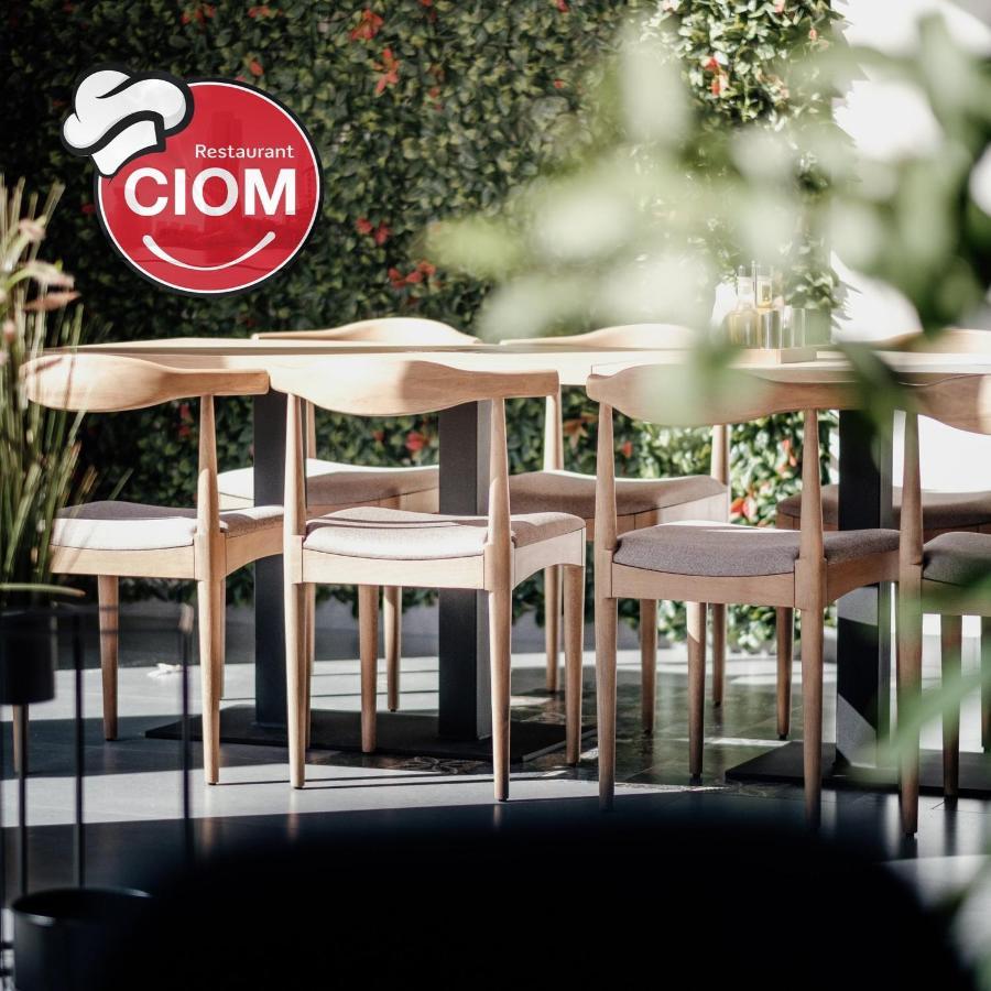 Ciom Apartment Matuzici Luaran gambar